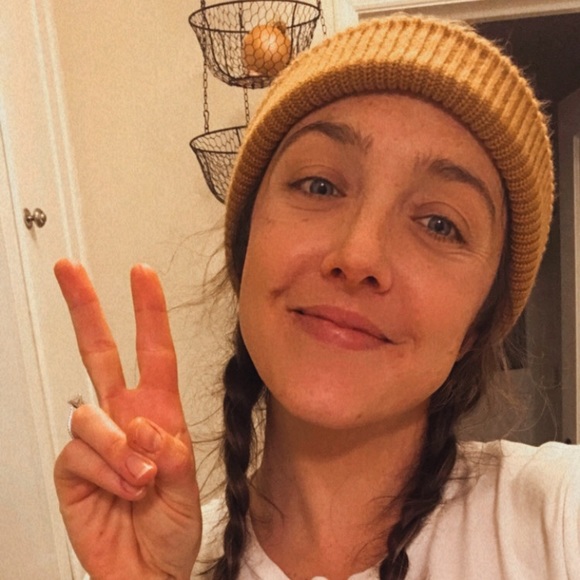 Meet your Posher, Emily - Picture 2 of 4